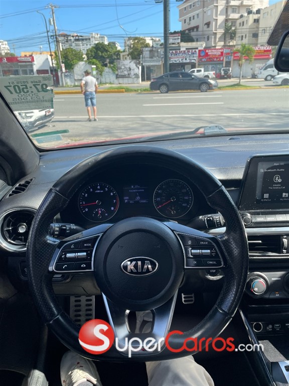 2020 Kia Forte GT Line — foto 6 / 10