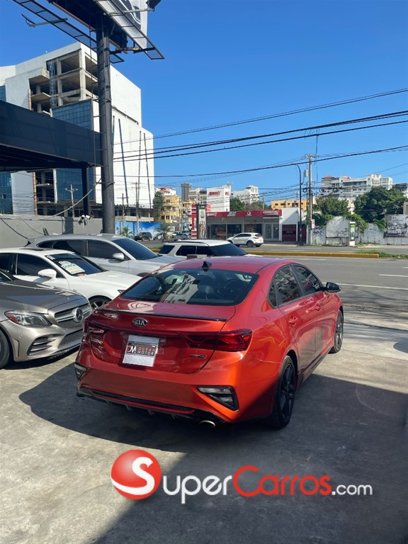 2020 Kia Forte GT Line — foto 8 / 10