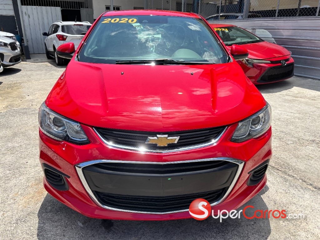 2020 Chevrolet Sonic LT — foto 2 / 10