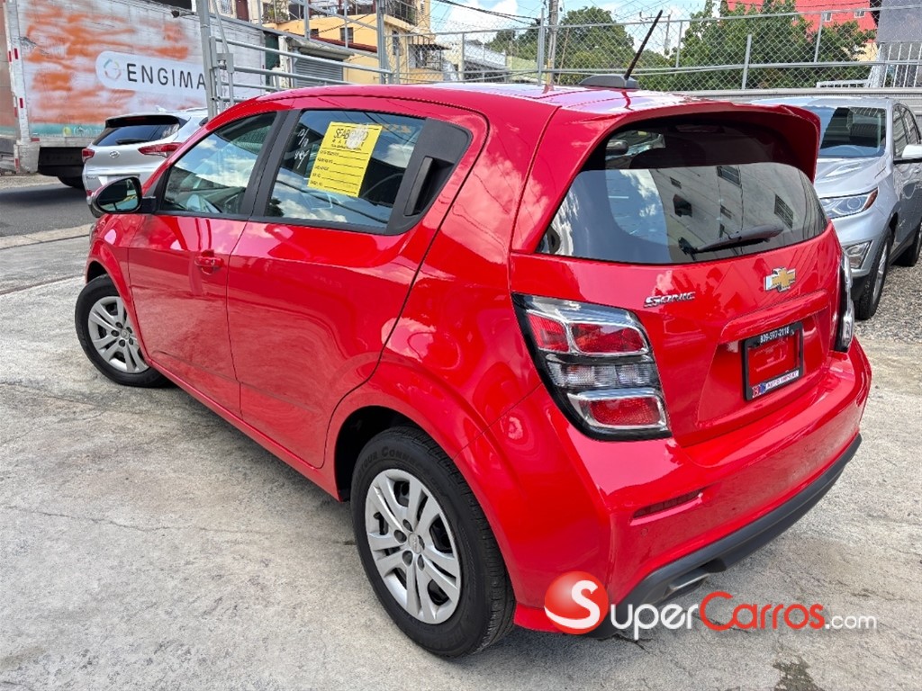 2020 Chevrolet Sonic LT — foto 8 / 10