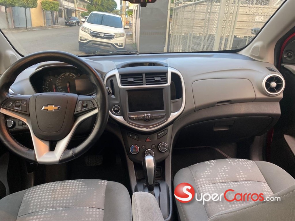 2020 Chevrolet Sonic LT — foto 9 / 10