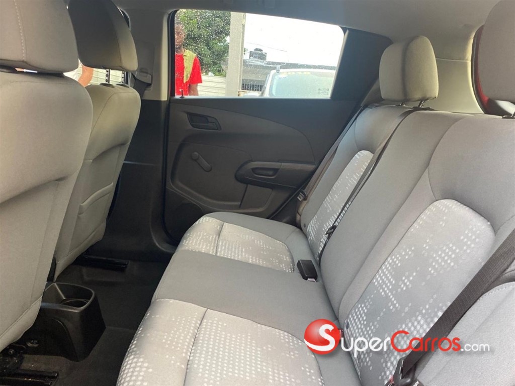 2020 Chevrolet Sonic LT — foto 10 / 10