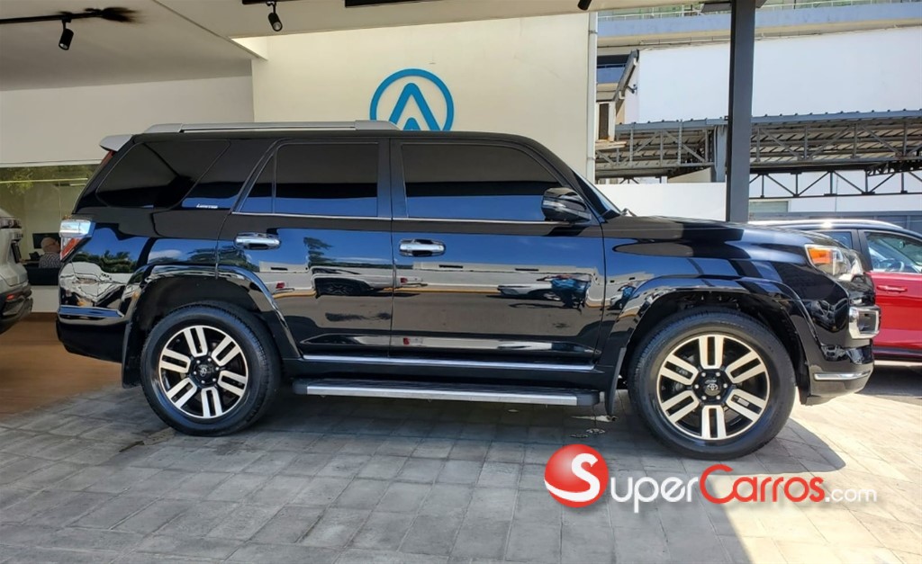 2021 Toyota 4 Runner Limited — foto 8 / 12