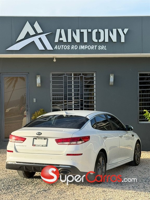 2020 Kia Optima FE — foto 7 / 10