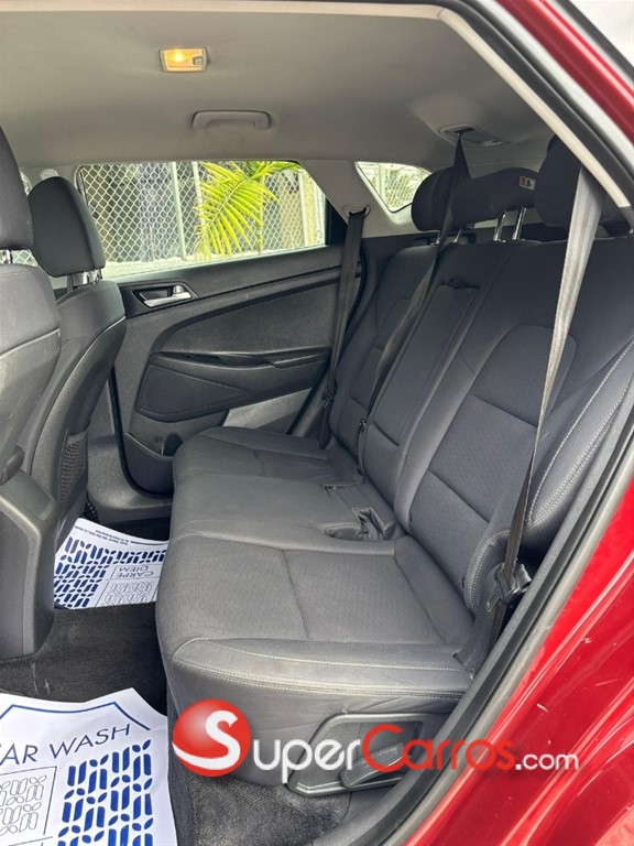 2020 Hyundai Tucson SE — foto 8 / 9
