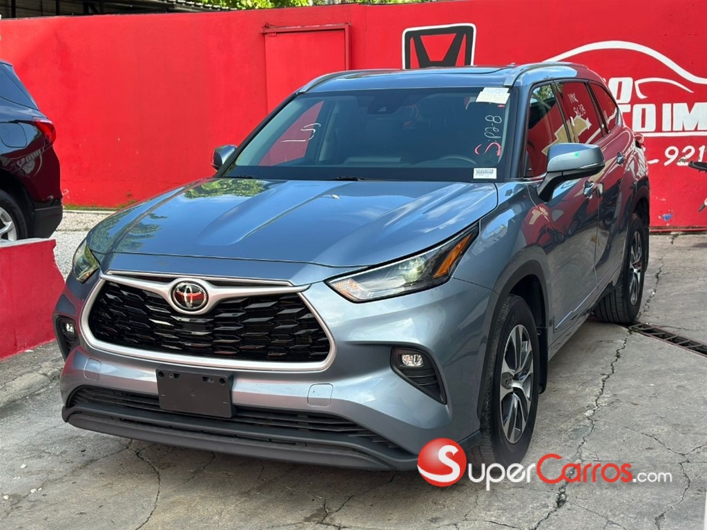 2022 Toyota Highlander XLE — foto 3 / 12