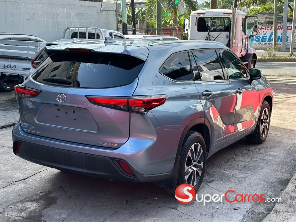 2022 Toyota Highlander XLE — foto 4 / 12