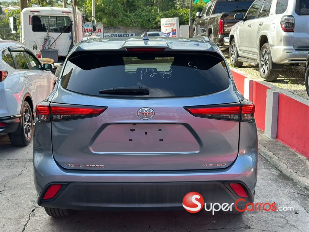2022 Toyota Highlander XLE — foto 5 / 12