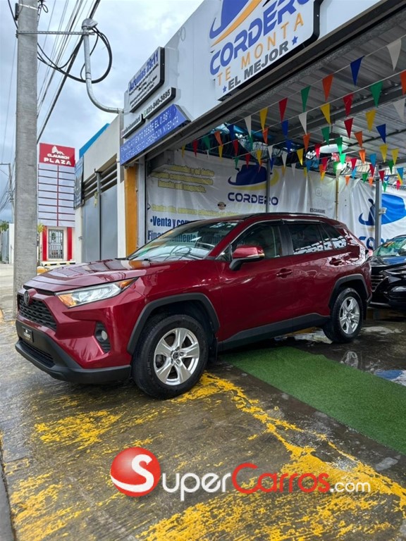 2021 Toyota RAV4 XLE — foto 2 / 11