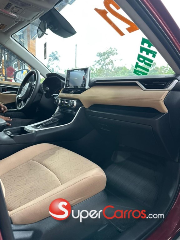 2021 Toyota RAV4 XLE — foto 10 / 11
