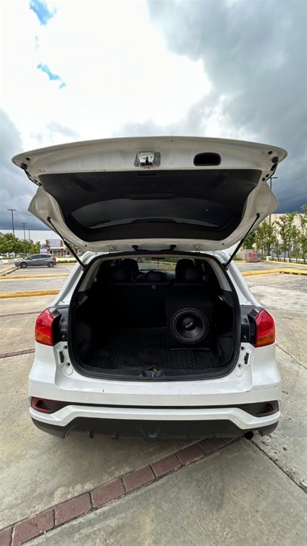 2019 Mitsubishi Motors Outlander — foto 8 / 12