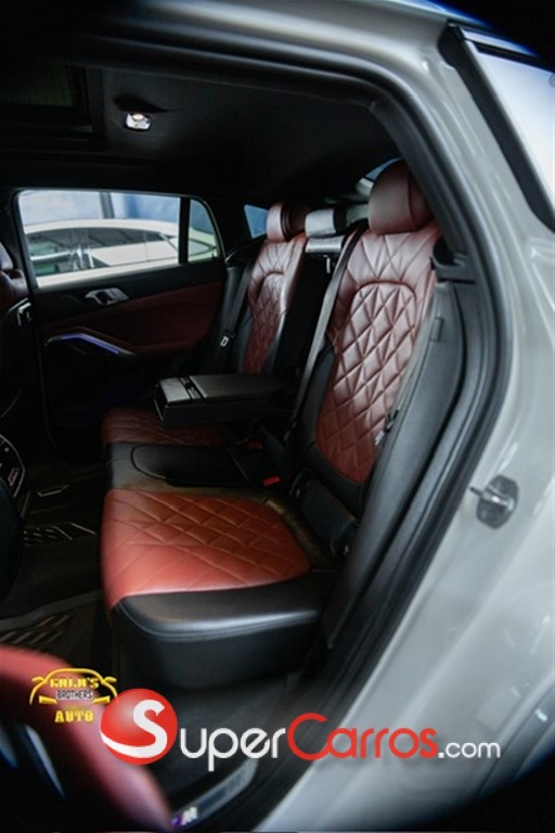 2024 BMW X 6 xDrive40i — foto 7 / 12