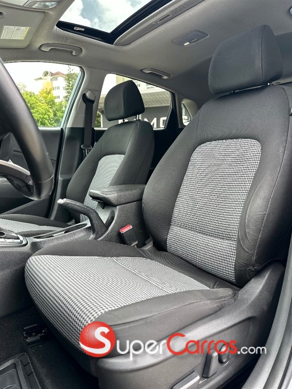 2020 Hyundai KONA SEL — foto 6 / 12