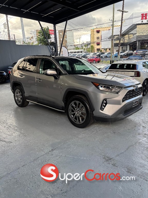 2023 Toyota RAV4 XLE Premium — foto 2 / 10