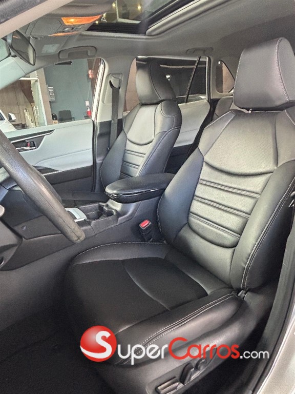 2023 Toyota RAV4 XLE Premium — foto 6 / 10