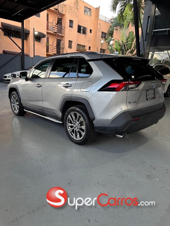 2023 Toyota RAV4 XLE Premium — foto 9 / 10