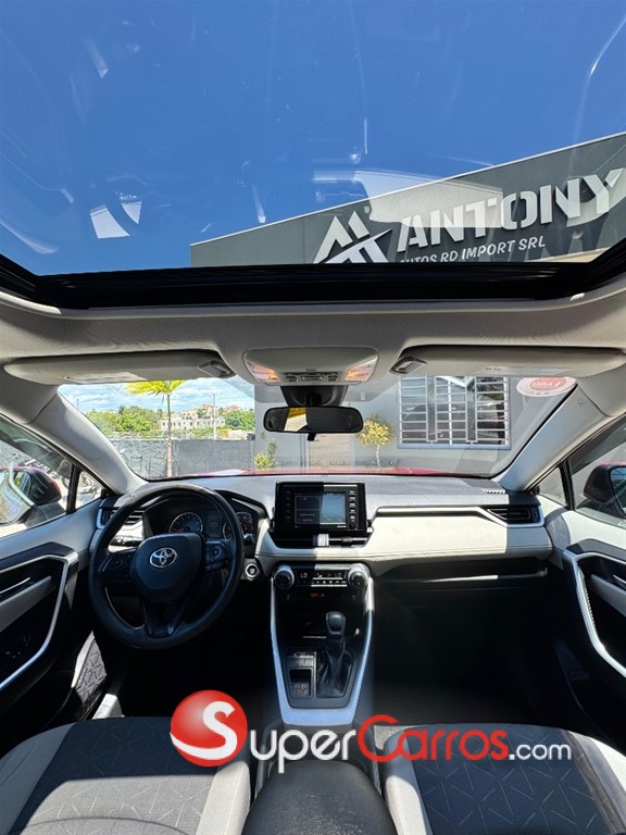 2020 Toyota RAV4 XLE — foto 7 / 9