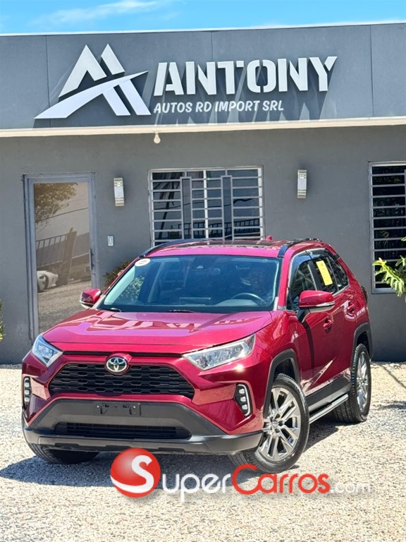 2020 Toyota RAV4 XLE — foto 8 / 9