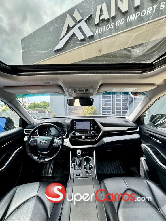 2021 Toyota Highlander XLE — foto 3 / 10