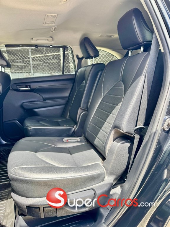 2021 Toyota Highlander XLE — foto 4 / 10