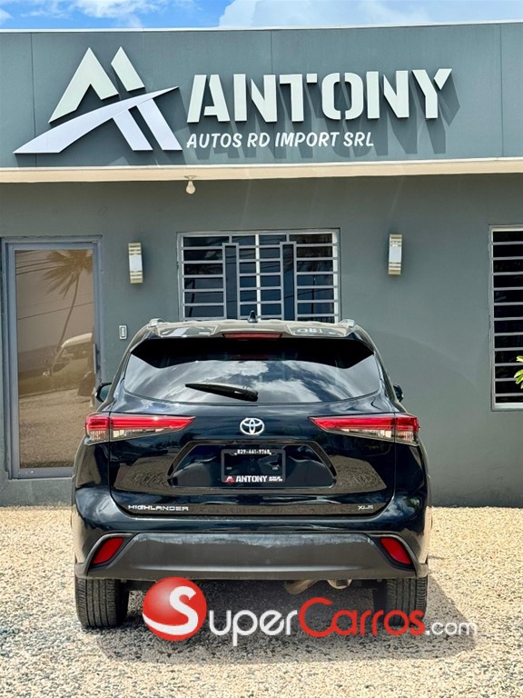 2021 Toyota Highlander XLE — foto 8 / 10