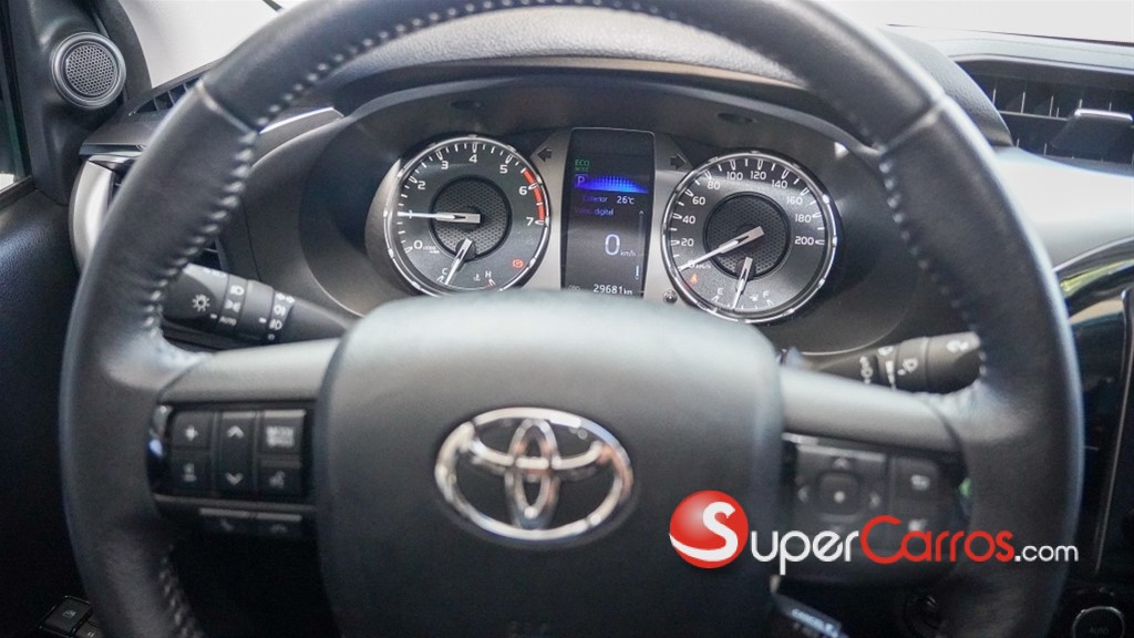 2022 Toyota Hilux SRX — foto 6 / 12