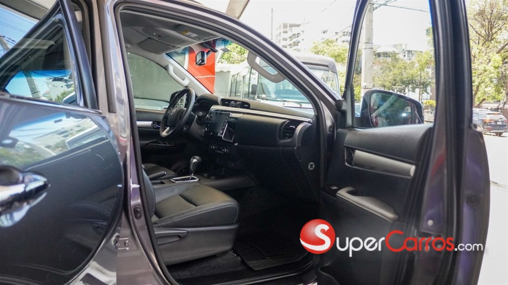 2022 Toyota Hilux SRX — foto 10 / 12