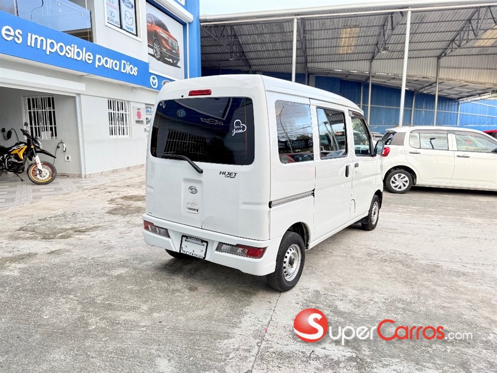 2022 Daihatsu Hijet Minivan — foto 3 / 12