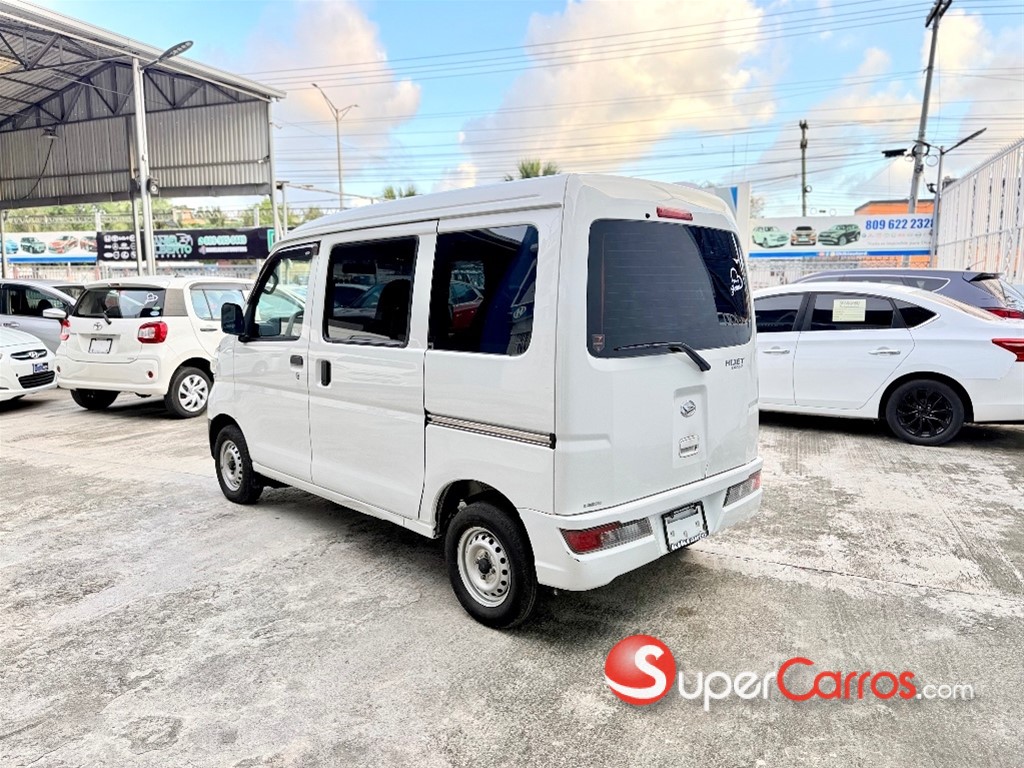 2022 Daihatsu Hijet Minivan — foto 4 / 12