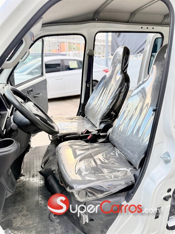 2022 Daihatsu Hijet Minivan — foto 5 / 12