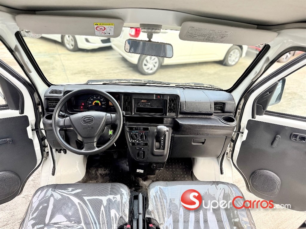 2022 Daihatsu Hijet Minivan — foto 6 / 12