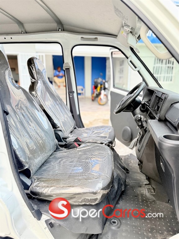 2022 Daihatsu Hijet Minivan — foto 8 / 12