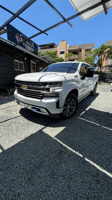 2022 Chevrolet Silverado High Country