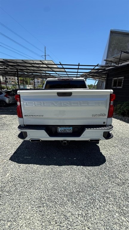 2022 Chevrolet Silverado High Country — foto 3 / 8