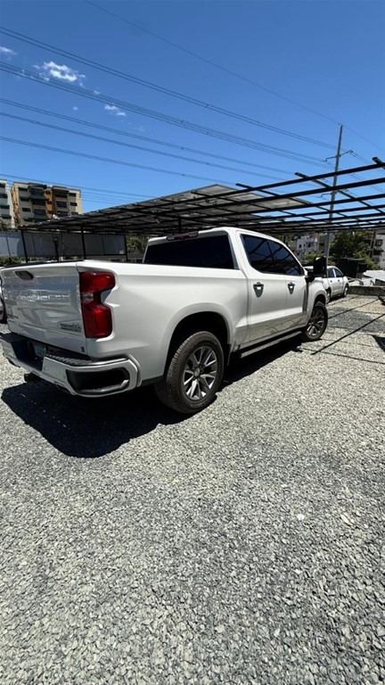 2022 Chevrolet Silverado High Country — foto 8 / 8