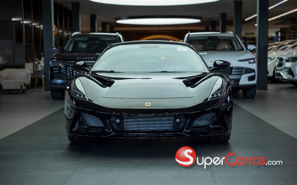 2025 Lotus Emira — foto 2 / 12