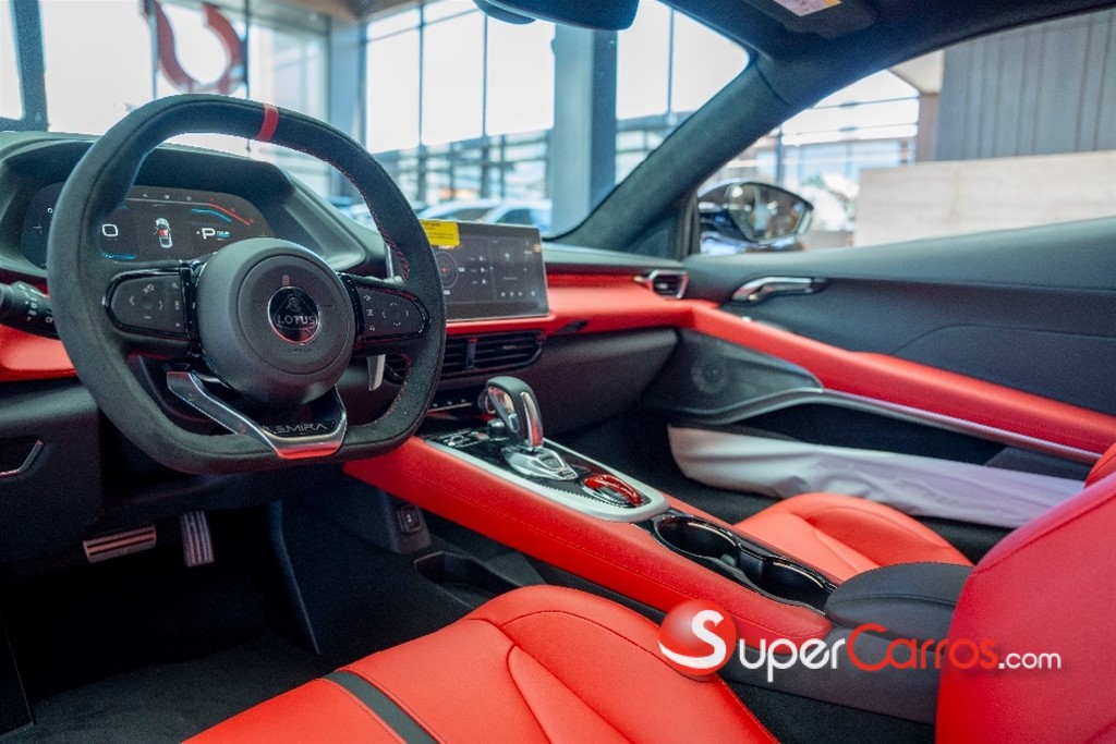 2025 Lotus Emira — foto 6 / 12