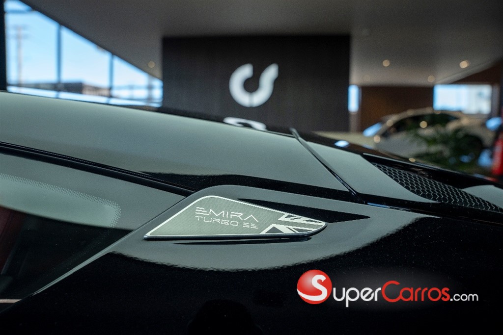 2025 Lotus Emira — foto 8 / 12
