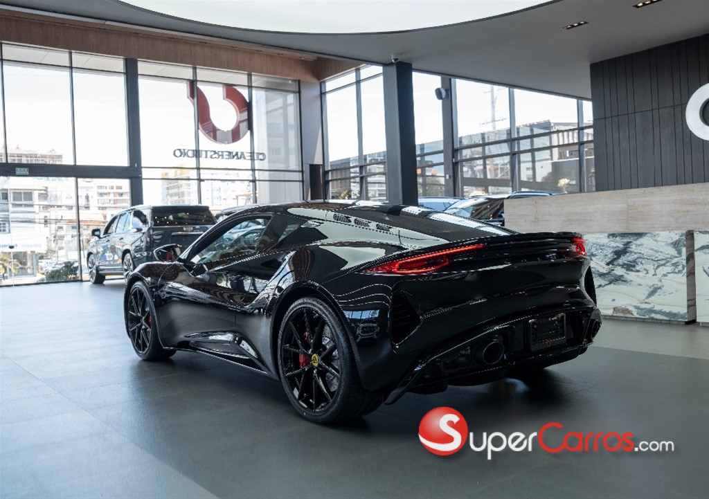 2025 Lotus Emira — foto 10 / 12