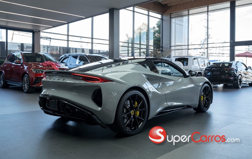 2025 Lotus Emira — foto 6 / 12