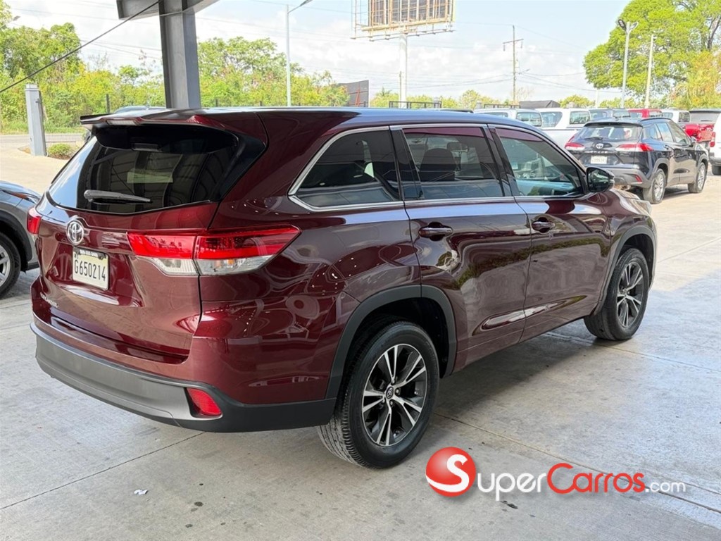 2017 Toyota Highlander LE — foto 3 / 7