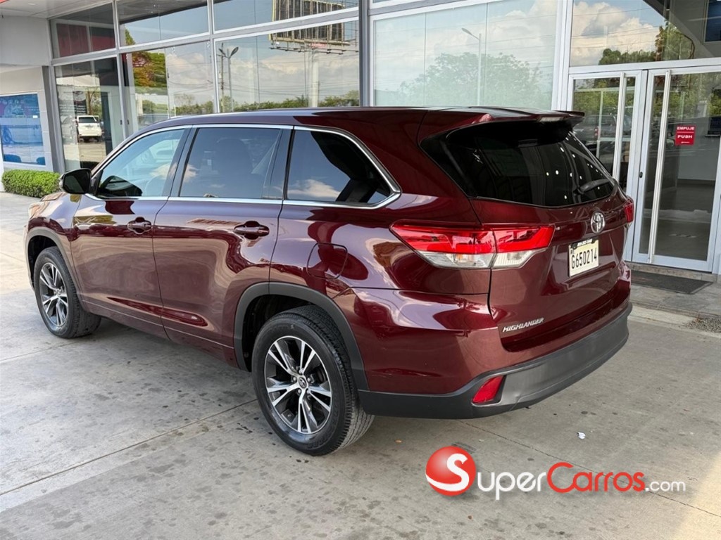 2017 Toyota Highlander LE — foto 4 / 7