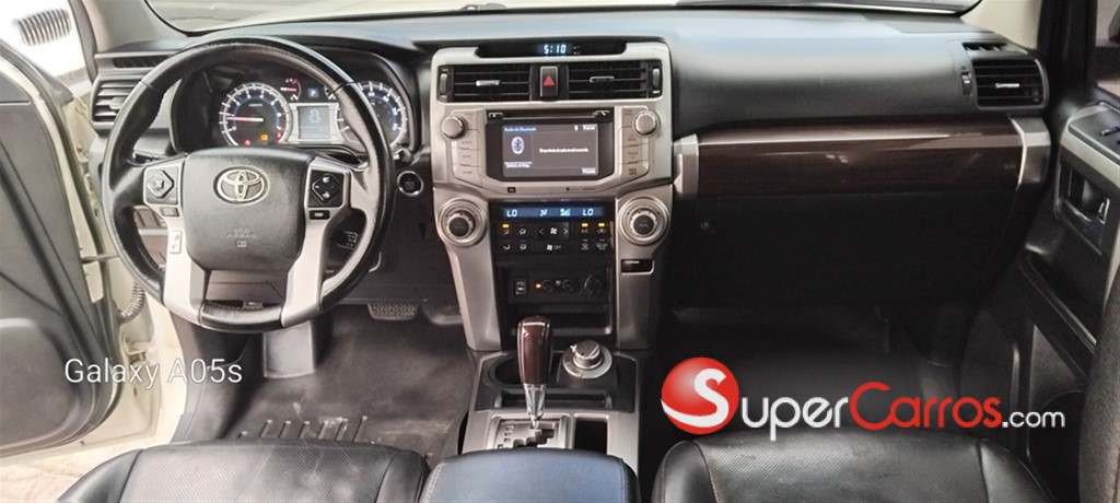 2014 Toyota 4 Runner Limited — foto 6 / 7