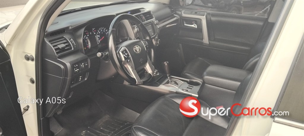 2014 Toyota 4 Runner Limited — foto 7 / 7