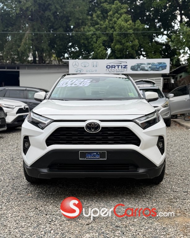 2025 Toyota RAV4 XLE PLUS — foto 2 / 10