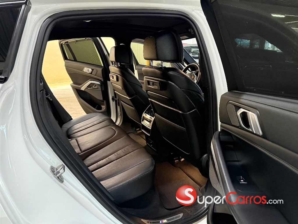 2020 BMW X 6 M50i — foto 10 / 12