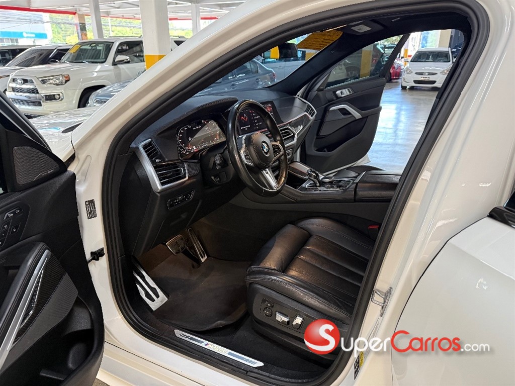 2020 BMW X 6 M50i — foto 12 / 12