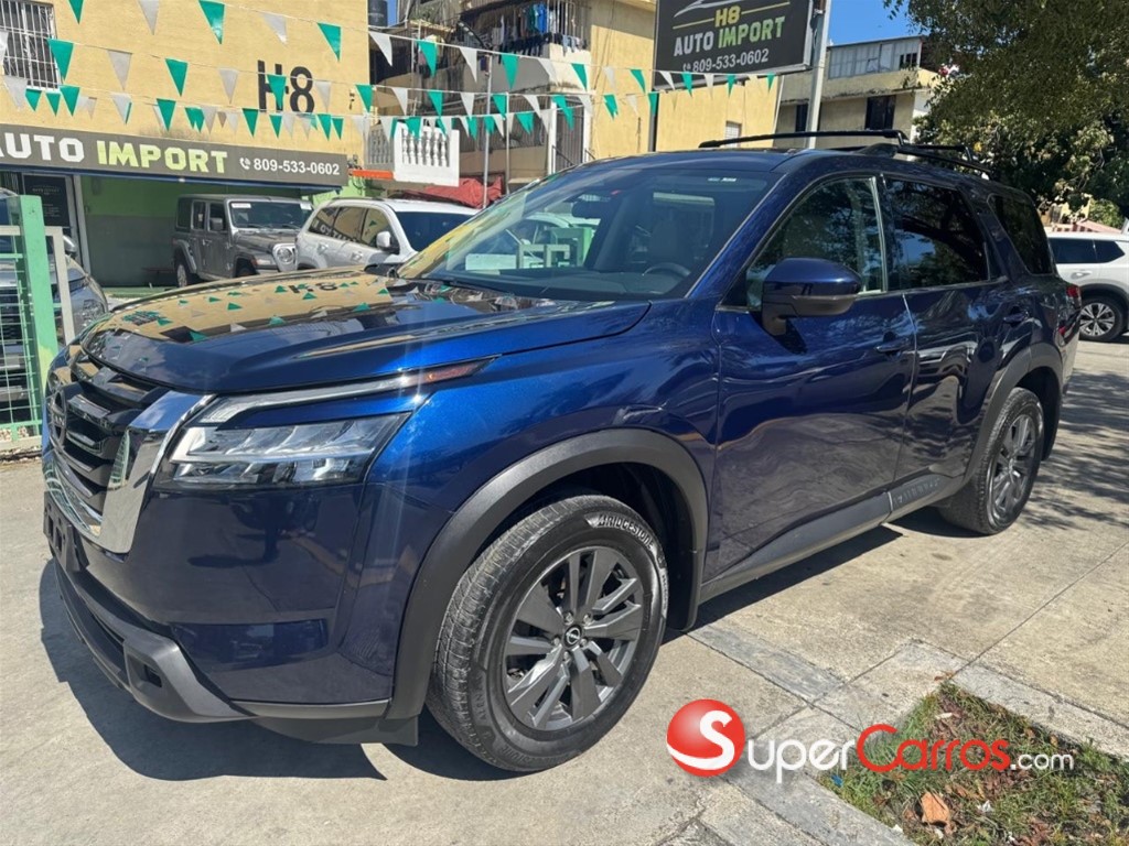 2022 Nissan Pathfinder SV