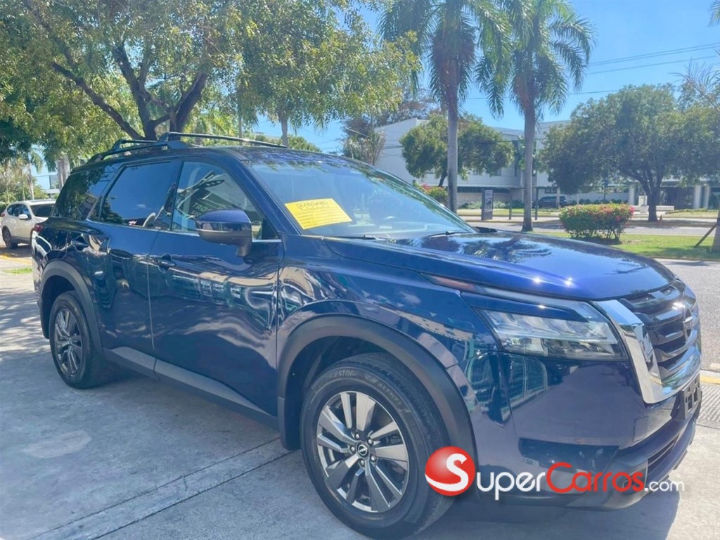 2022 Nissan Pathfinder SV — foto 3 / 9