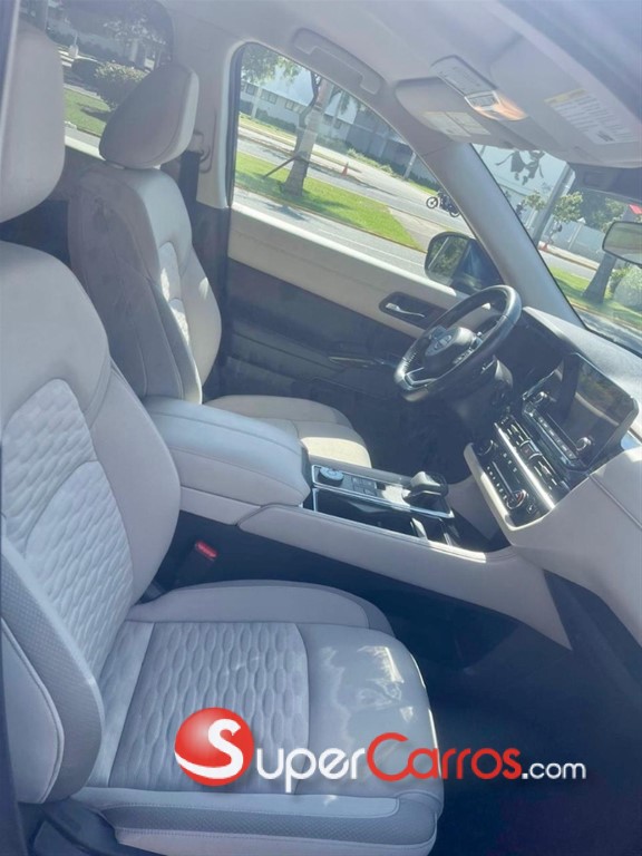 2022 Nissan Pathfinder SV — foto 6 / 9